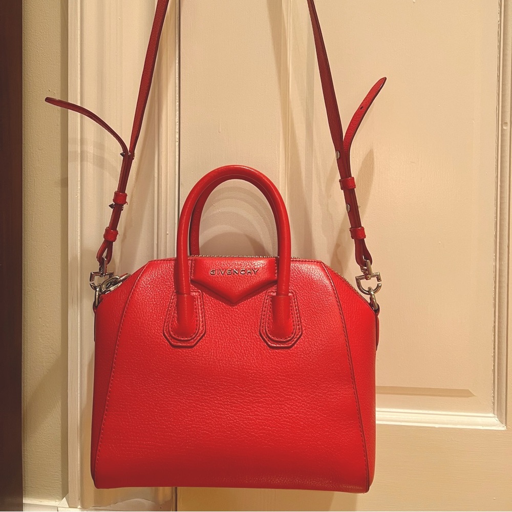 Givenchy Antigona mini leather satchel in red